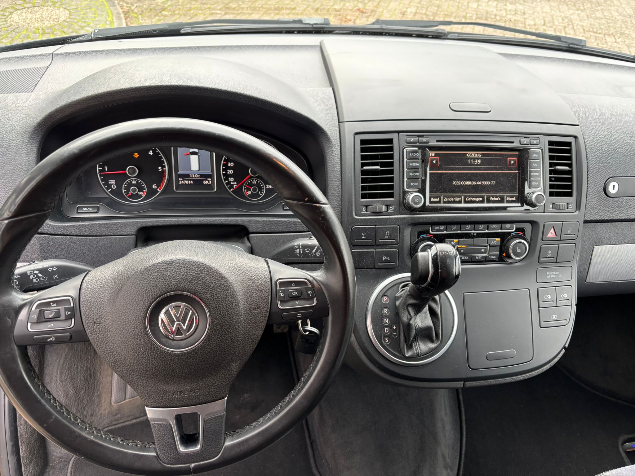 Volkswagen Multivan 2.0TDI DSG 4 Motion - Image 22