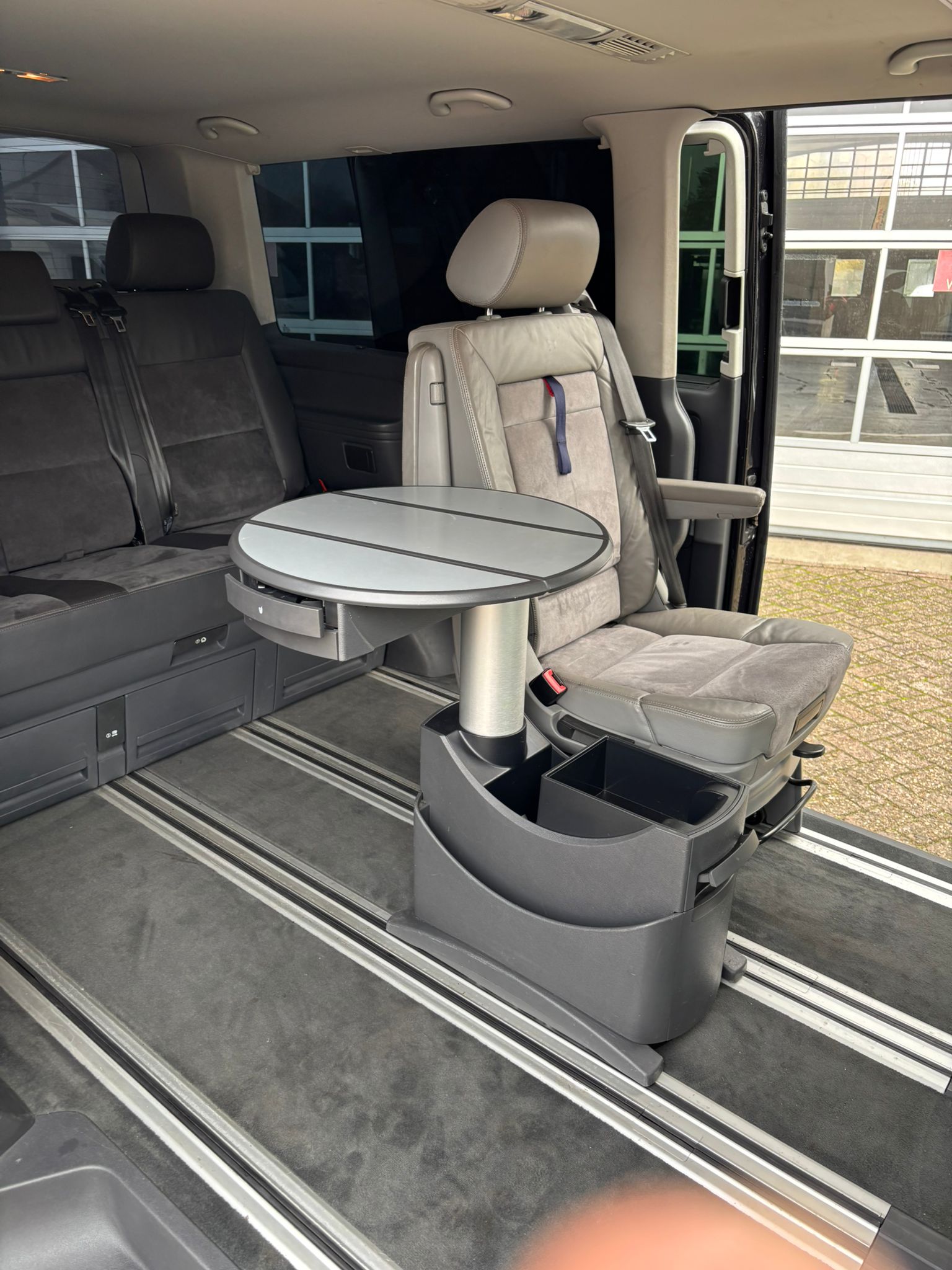 Volkswagen Multivan 2.0TDI DSG 4 Motion - Image 15