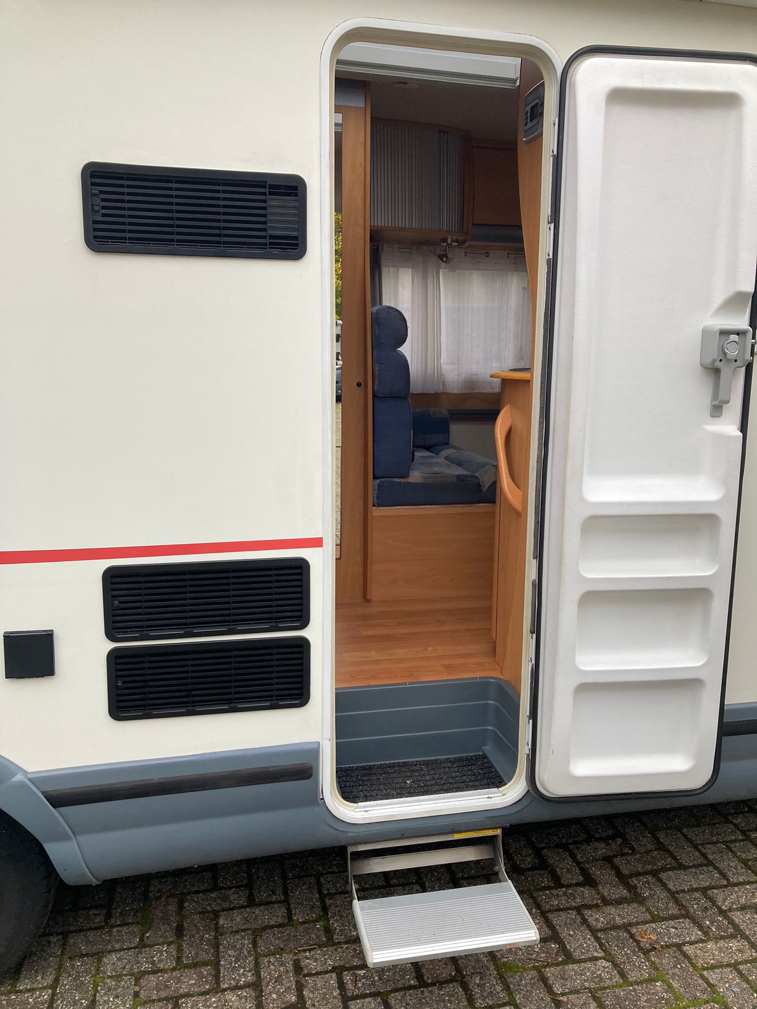 Mercedes-Benz Trigano - Image 9